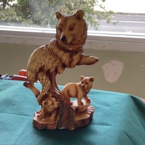 Mama bear with her cubs